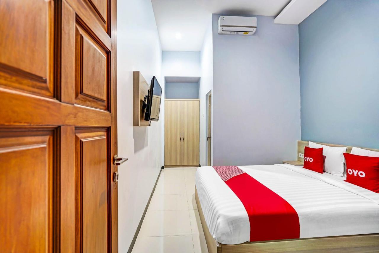 Oyo 90891 Parang Kusumo Residence Krembangan Dış mekan fotoğraf