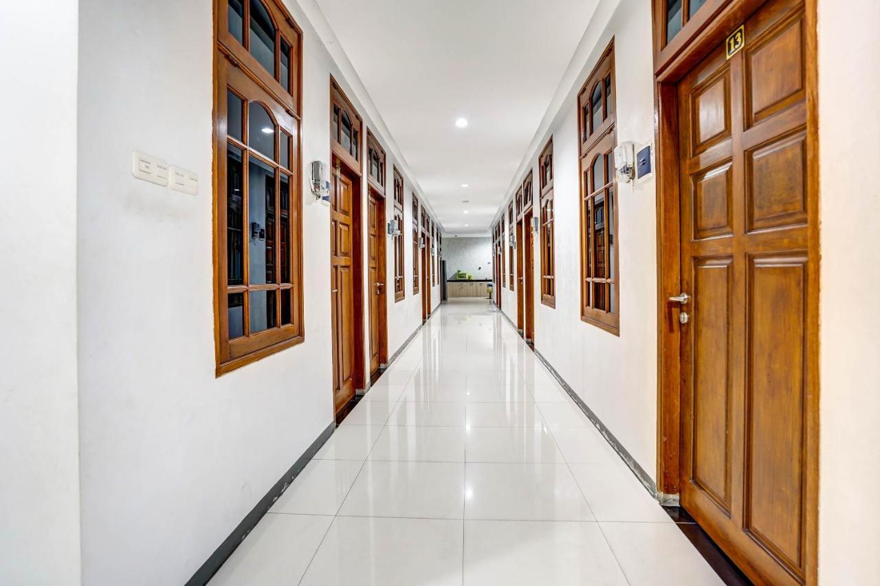 Oyo 90891 Parang Kusumo Residence Krembangan Dış mekan fotoğraf