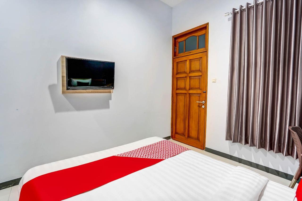 Oyo 90891 Parang Kusumo Residence Krembangan Dış mekan fotoğraf