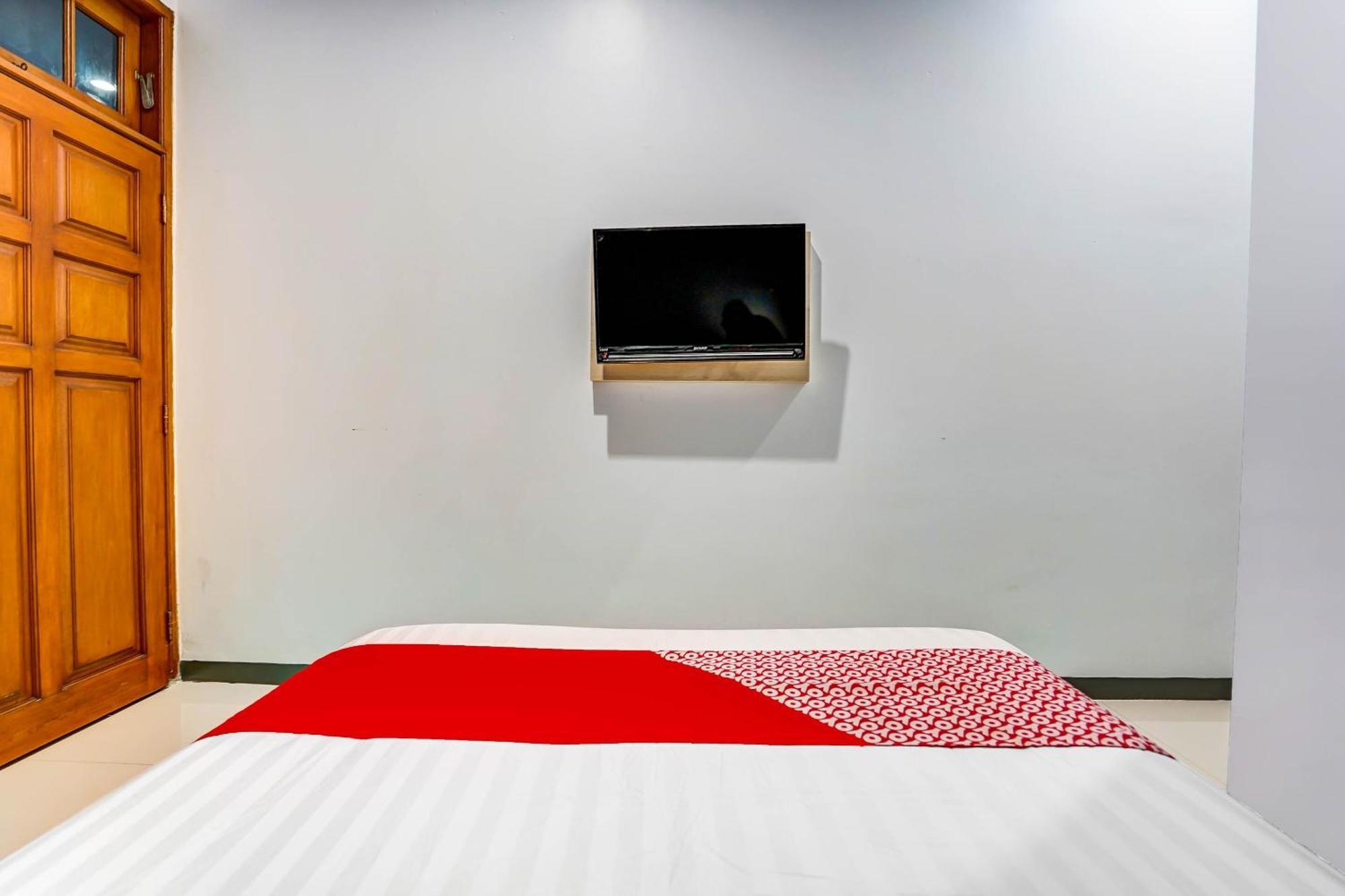 Oyo 90891 Parang Kusumo Residence Krembangan Dış mekan fotoğraf