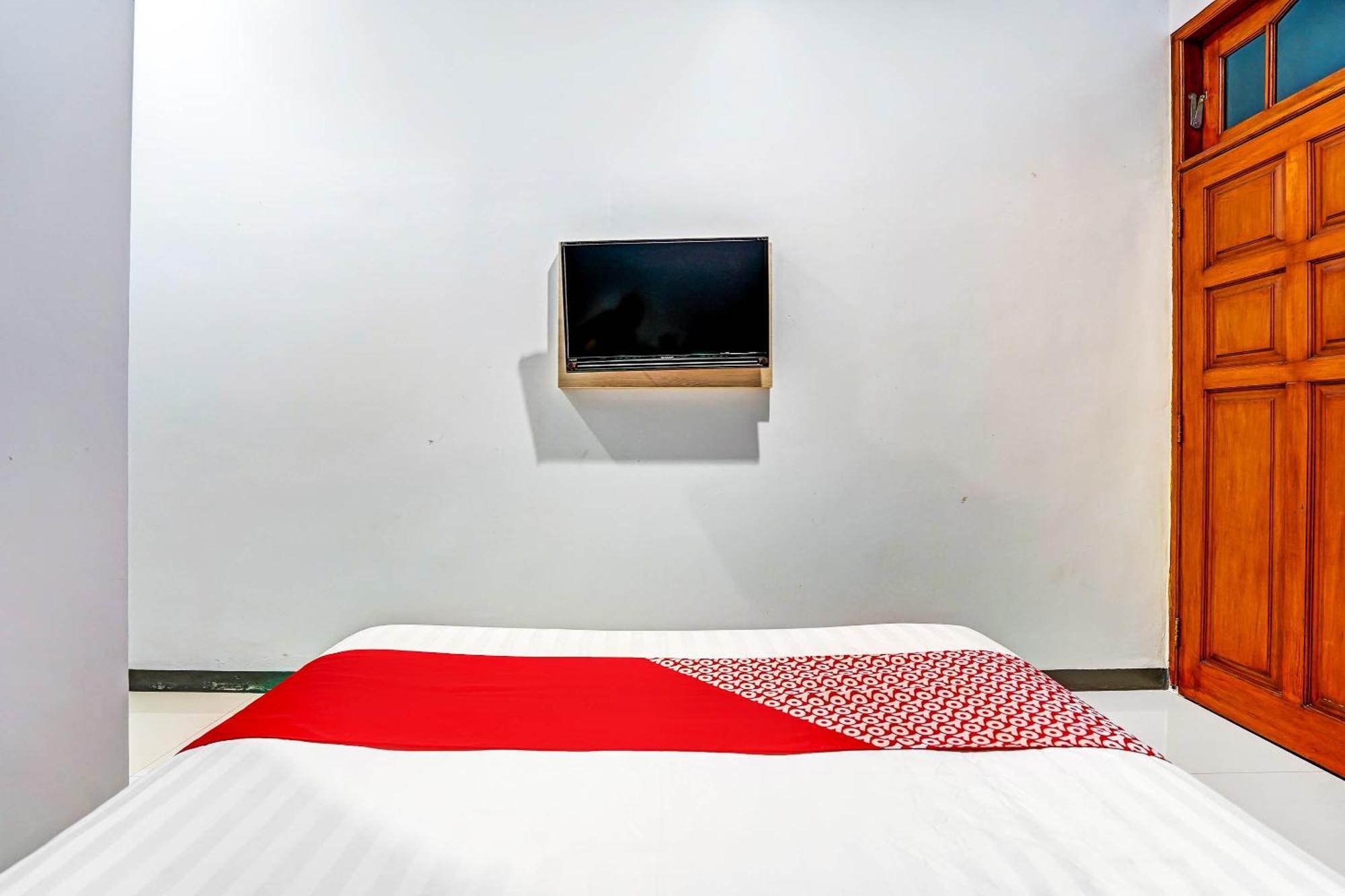 Oyo 90891 Parang Kusumo Residence Krembangan Dış mekan fotoğraf