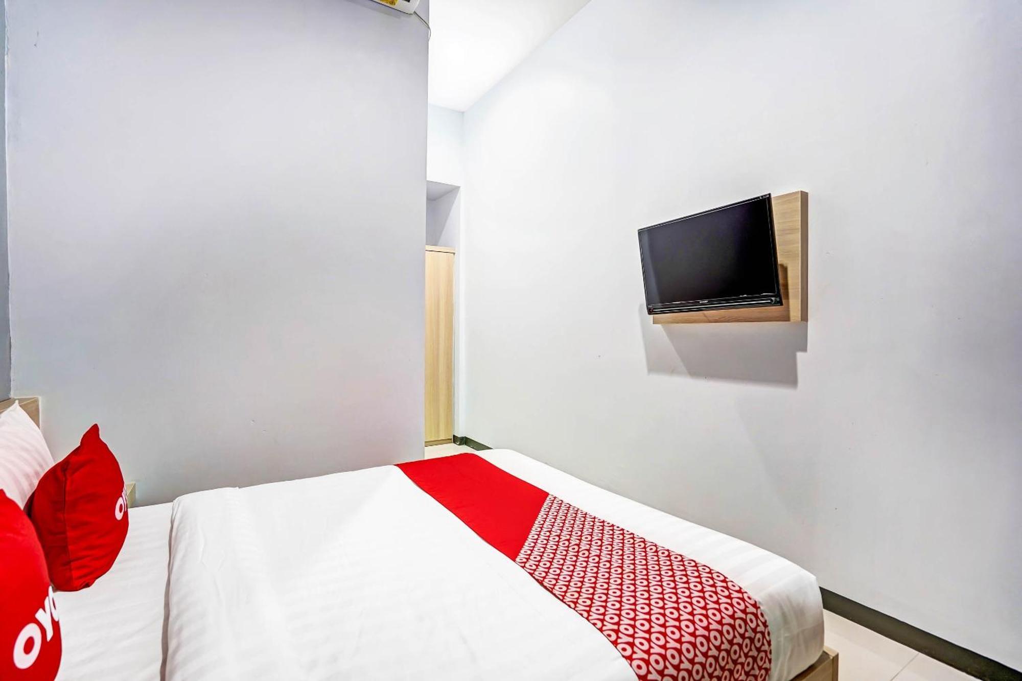 Oyo 90891 Parang Kusumo Residence Krembangan Dış mekan fotoğraf