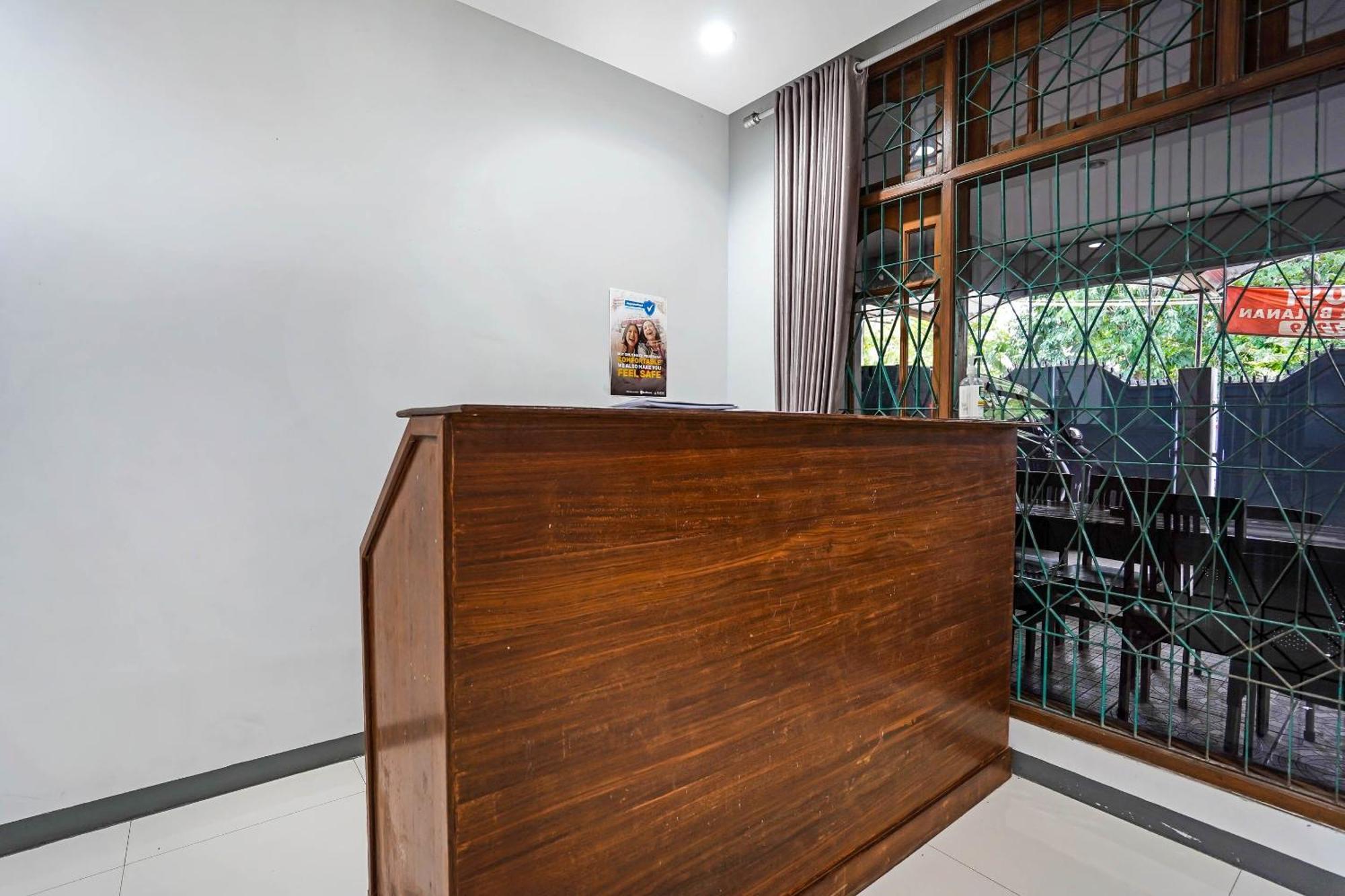 Oyo 90891 Parang Kusumo Residence Krembangan Dış mekan fotoğraf